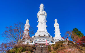 Mount Hakuun Torii Kannon